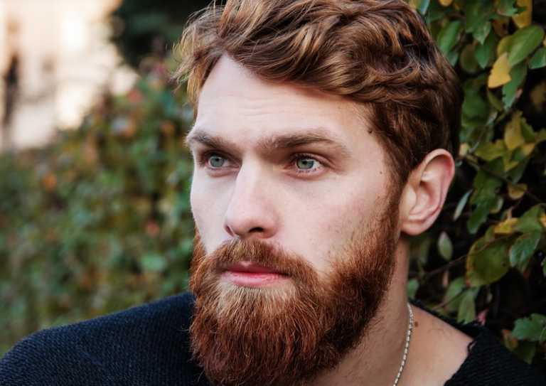 Cómo hacer crecer el vello y cabello utilizando Minoxidil