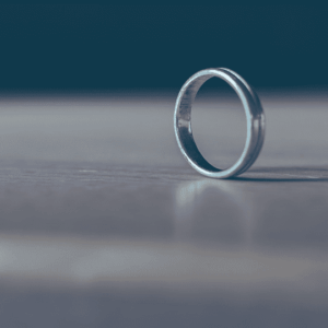 Todo lo que no sabías sobre los anillos de compromiso