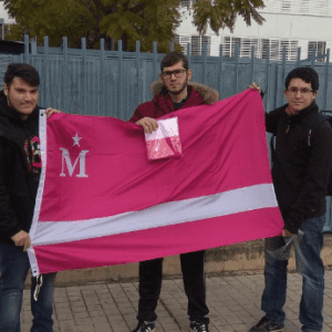 Los seguidores de Moderdonia "conquistan" Sevilla Este