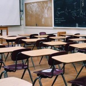 FACUA denuncia que los bancos den lecciones en las aulas