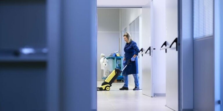 Los trabajos invisibles que nos hacen la vida más fácil