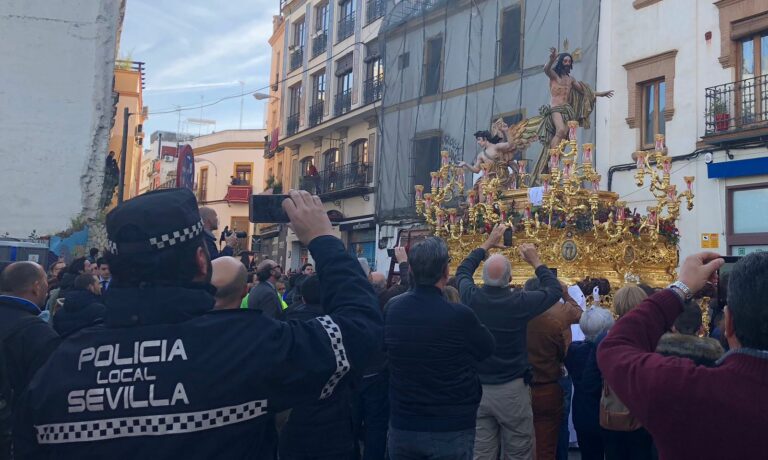 Sevilla cierra su Semana Santa con la procesión del Resucitado