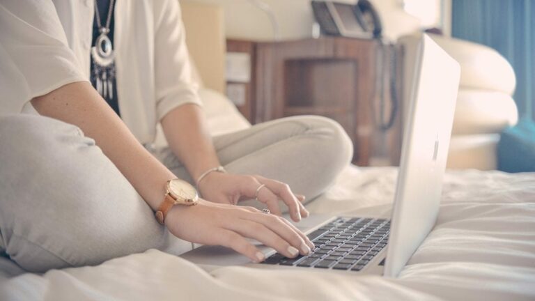 Razones por las que la psicología online continúa ganando adeptos