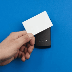 De los relojes de fichar a sistemas de control horario biométricos y RFID