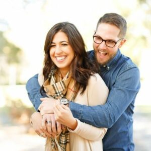 Encuentra relación de pareja que estás buscando