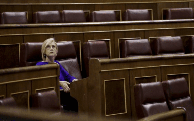 Rosa Díez se marcha del país asustada por la llegada de Pedro Sánchez