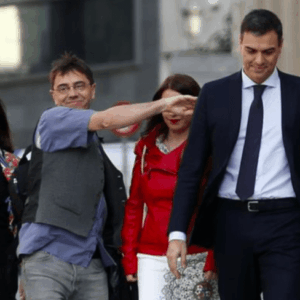 "Monedero siempre recordando que ser de izquierdas no está reñido con ser imbécil"