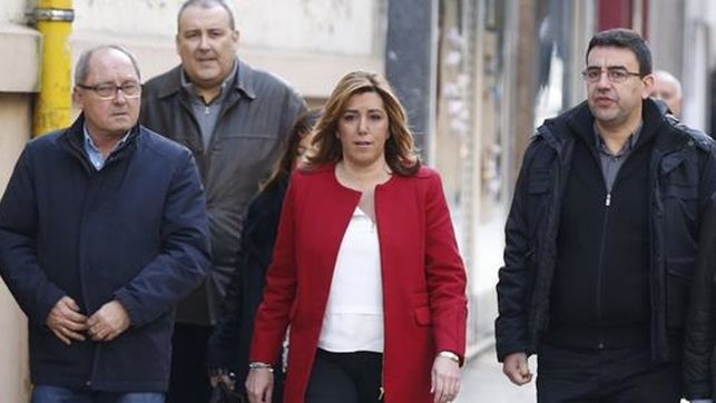 Susana Díaz, jefa de la Junta junto a otros miembros de la organización PSOE-A