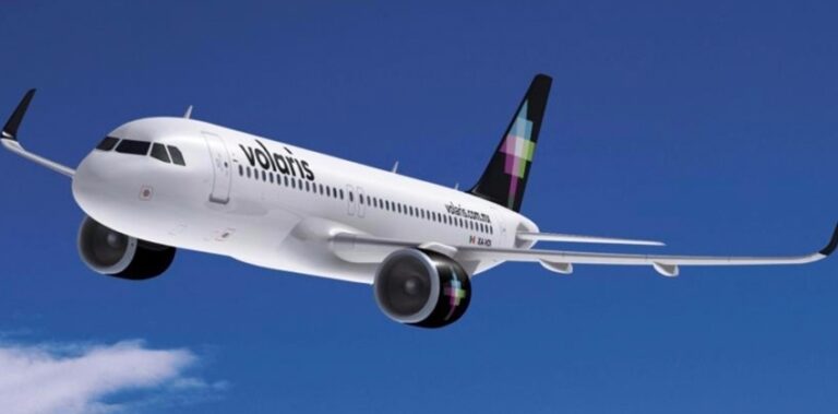 Una aerolínea mexicana reunificará gratis a las familias migrantes