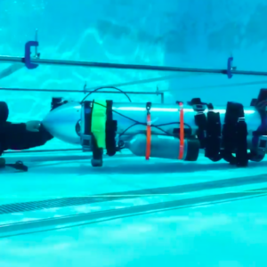 Vídeos: así funciona el 'minisubmarino' creado para rescatar a los niños de Tailandia