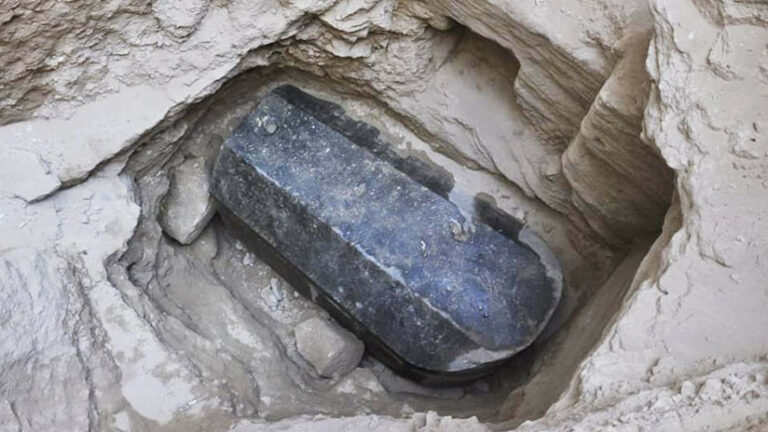 Encuentran un misterioso sarcófago en Alejandría de hace más de 2.000 años