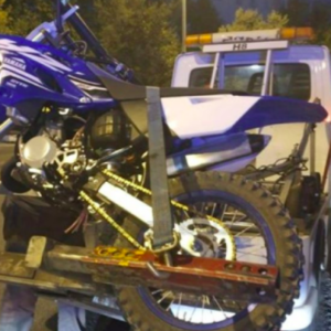 Así conducía un joven de 14 años una moto por las calles de Sevilla