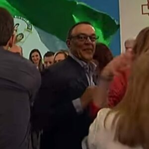 El imputado por soborno Caraballo saluda a Pedro Sánchez y Susana Díaz le da la espalda