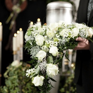 Qué tipo de flores son las más adecuadas para un funeral