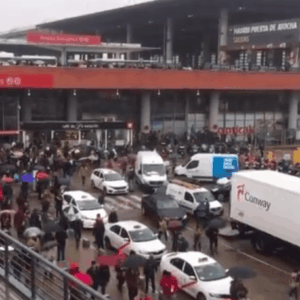 Desalojada la estación de trenes de Atocha de Madrid por una falsa alarma