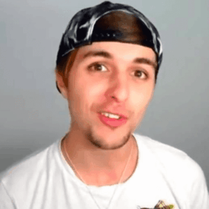 Absuelven al youtuber Dalas Review acusado de abusar de una menor de 13 años