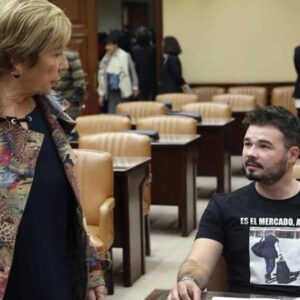Celia Villalobos la lía parda de nuevo en el Congreso insultando a Gabriel Rufián