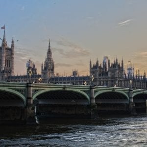No pares de aprender, ya sea para hablar otro idioma o para saber cómo o sobre qué cosas escribir