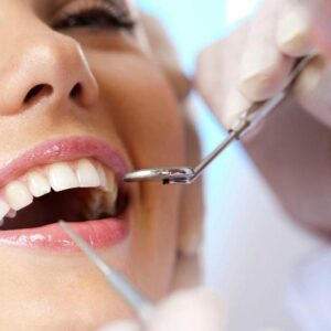 ¿Todavía no conoces un buen centro de implantes dentales?