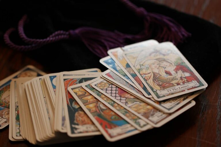 Algunas curiosidades sobre el tarot que puede que desconozcas