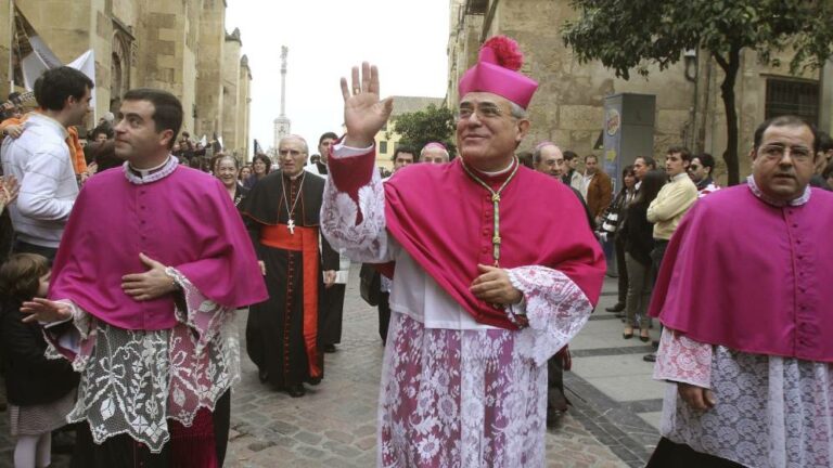 El obispo de Córdoba celebra la victoria de las derechas en Andalucía y espera que ganen en España
