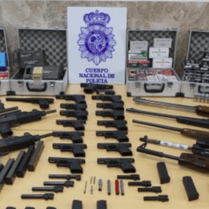 Un empresario y su suegra de 73 años estaban al frente de una red de tráfico de armas de Sevilla