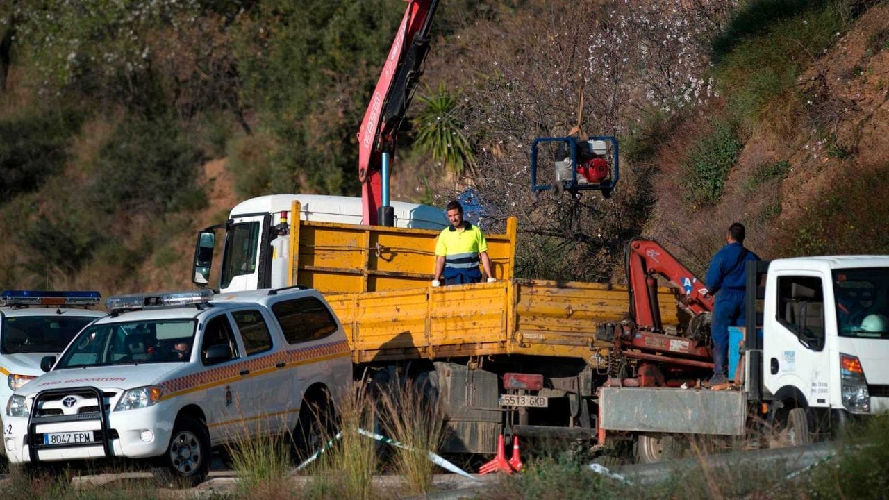 Se suspende el túnel horizontal para el rescate de Julen al encontrar rocas durante su excavación