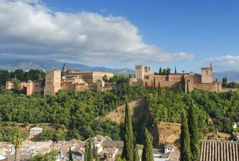 La Alhambra abre el Vestíbulo del Alcázar al público en enero