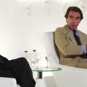 Felipe González y José María Aznar apoyan al autoproclamado presidente de Venezuela Juan Guaidó