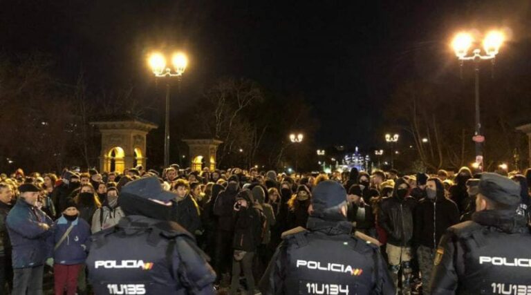 Seis detenidos durante una protesta contra un mitin de VOX en Zaragoza