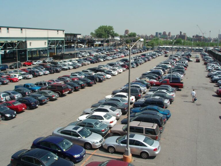 Aparca al mejor precio en los parkings de los aeropuertos