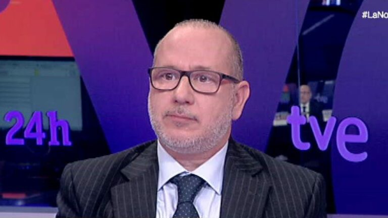 El senador de VOX, Francisco José Alcaraz, cobrará 8.822,52 euros por la disolución de las Cortes