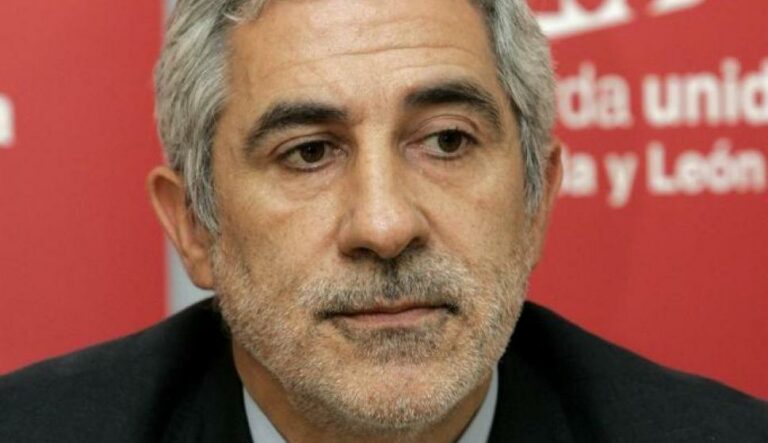 Llamazares se despide por carta de 38 años de militancia en IU denunciando una "caza de brujas"