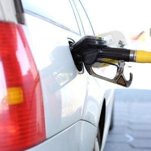 Consejos básicos para comprar un coche y ahorrar en gasolina