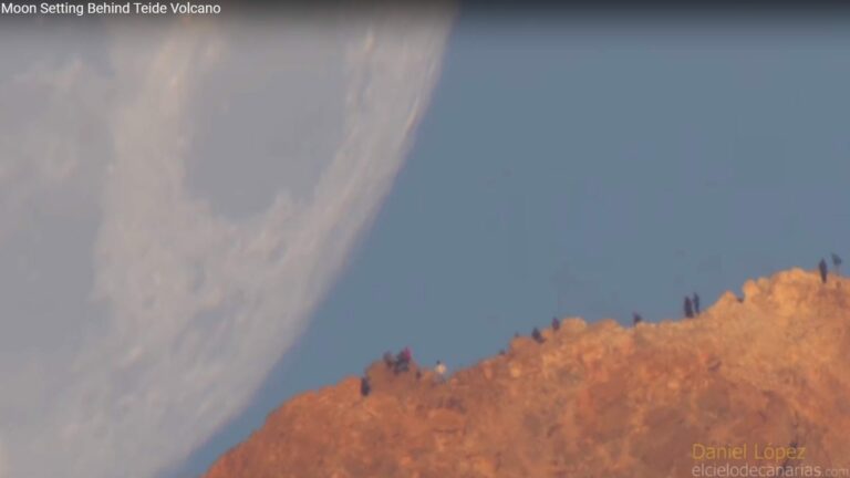 La impresionante 'Superluna' que grabó el camarógrafo Daniel López junto al Teide
