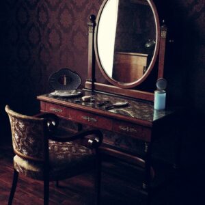 Servicios de restauración de muebles y tapizados en Sevilla y Cádiz