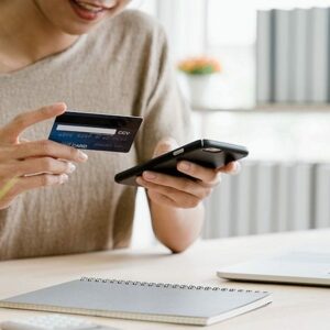 Emprendedores aprenden estrategias para iniciar su propio negocio