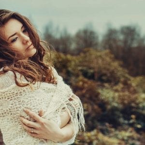 Prepare su peinado, maquillaje y accesorios para lucir perfecta en la graduación