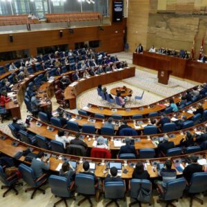 La Asamblea de Madrid regala equipos informáticos a los diputados por valor de 181.618 euros que servían cuatro años más
