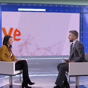 Montero dice que Iglesias dejará de ser el líder de Podemos "pronto" y el entrevistador se queda igual
