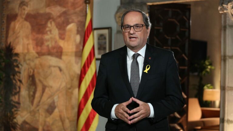 El Tribunal Superior de Justicia de Cataluña acuerda investigar a Torra por desobediencia al mantener los lazos