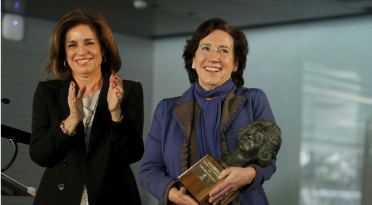 Victoria Prego carga contra Podemos por denunciar las noticias falsas de medios y de la Policía Política
