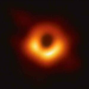 Un proyecto internacional consigue el hito de la primera fotografía de un agujero negro