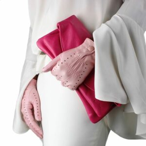 Guantes para la mujer, un complemento de moda elegante y funcional