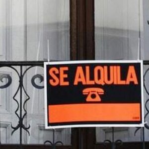 Anuncio de alquiler: "Se permiten animales y se pide solvencia económica demostrable. NO CANARIOS, NO MARROQUÍES."