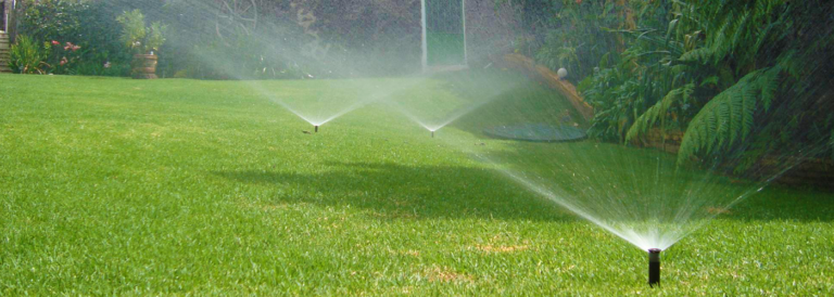 Un sistema automático de riego simplifica el cuidado del jardín