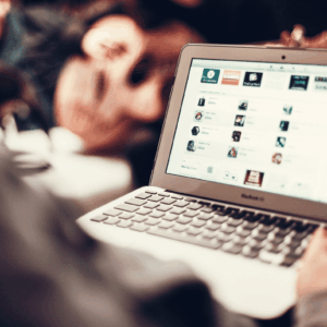 Formación profesional online: finanzas, educación, comercio y medicina