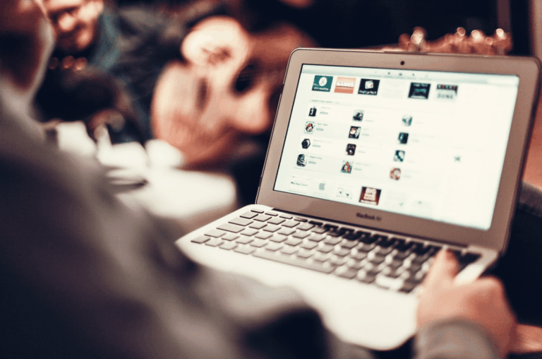 Formación profesional online: finanzas, educación, comercio y medicina