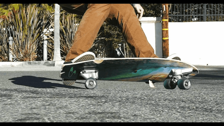 ¿Buscando un nuevo deporte para este verano? Apúntate al surfskate
