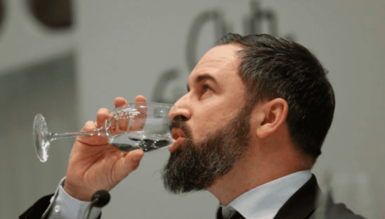 El bulo de los "40 mil votos nulos" en Valencia con el Vox lloriquea tras su pobre resultado